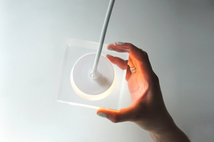 Atelier ARI 的 Pluglight