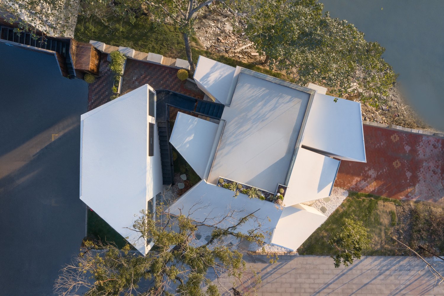 DCDSAA 建筑事务所设计的 LILITH House