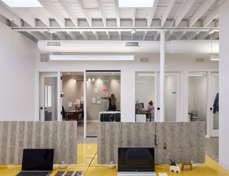 Larissa Loden 零售店和生产 / 办公设施