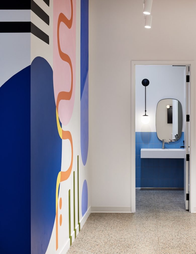 Larissa Loden 零售店和生产 / 办公设施