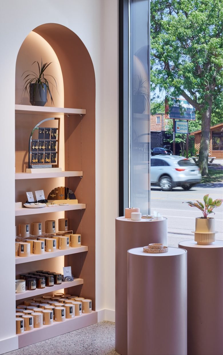 Larissa Loden 零售店和生产 / 办公设施