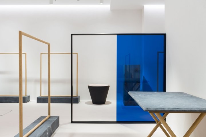 LOREAK 商店，由 Pensando en Blanco™ Studio 设计，圣塞巴斯蒂安 – 西班牙