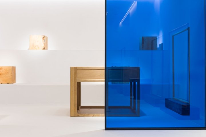 LOREAK 商店，由 Pensando en Blanco™ Studio 设计，圣塞巴斯蒂安 – 西班牙