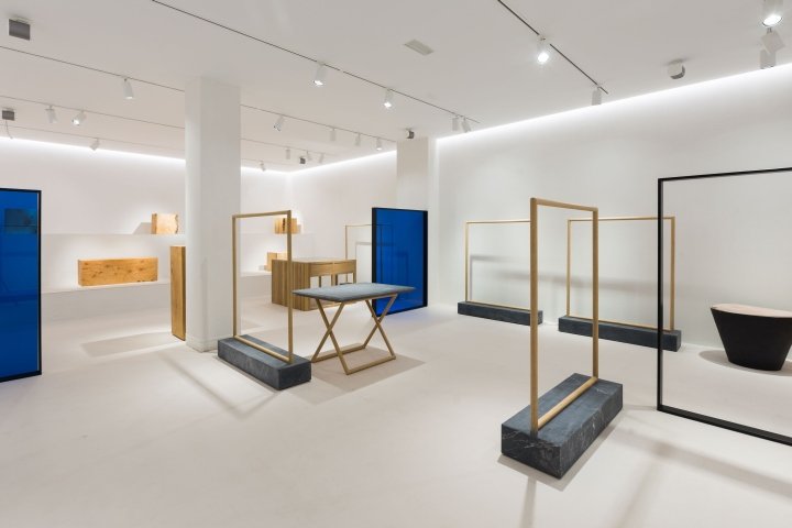 LOREAK 商店，由 Pensando en Blanco™ Studio 设计，圣塞巴斯蒂安 – 西班牙