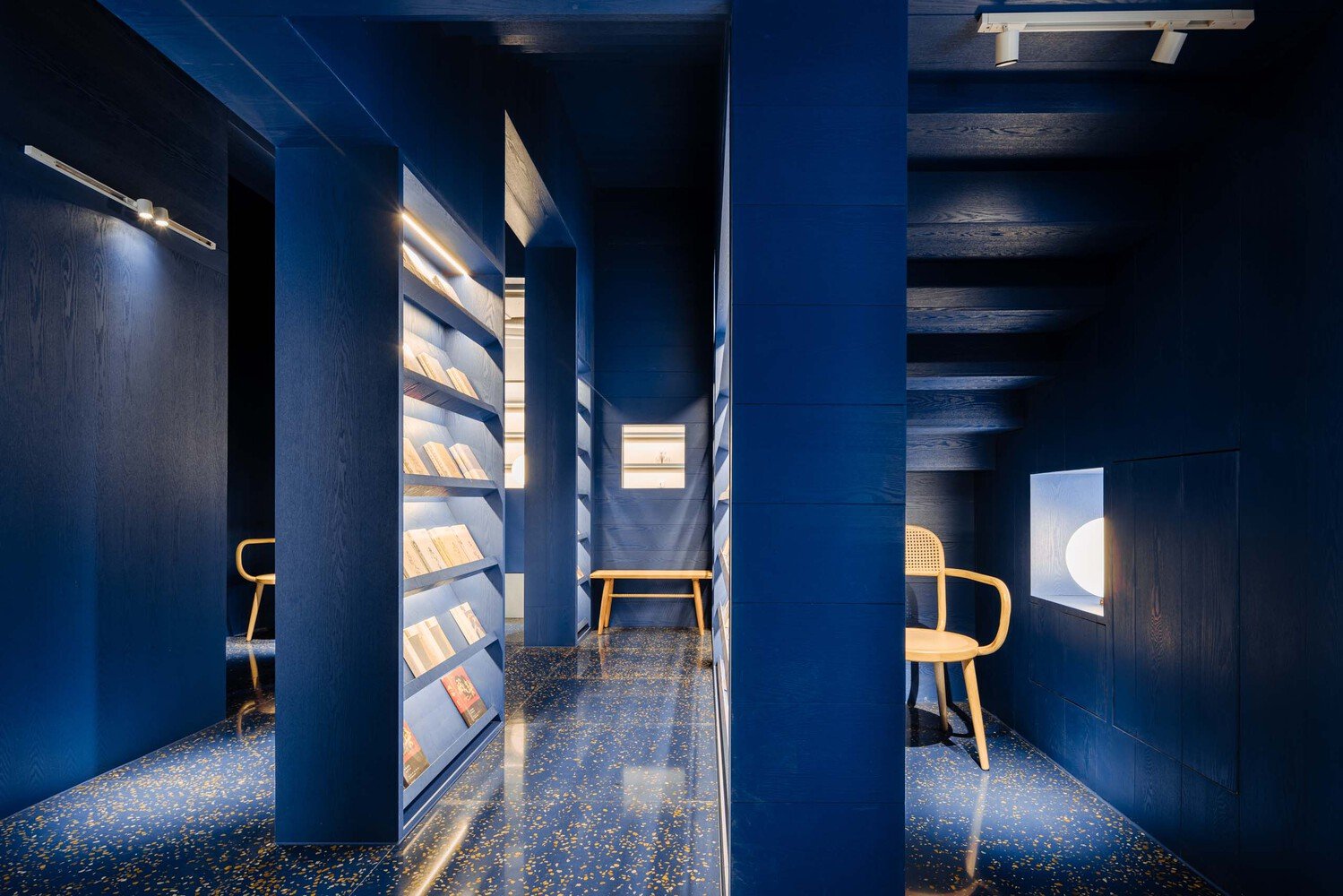 LVWA 书店由 Studio YUDA + Studio NOR 设计