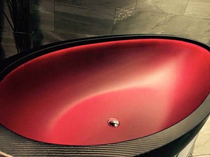 Charles Wan 设计的 La Baignoire 独立浴缸 / Alvarae Design Studio