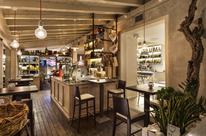 La Luma 酒吧由 Tecnam Progetti 和 Afa Arredamenti 设计，曼托瓦 – 意大利