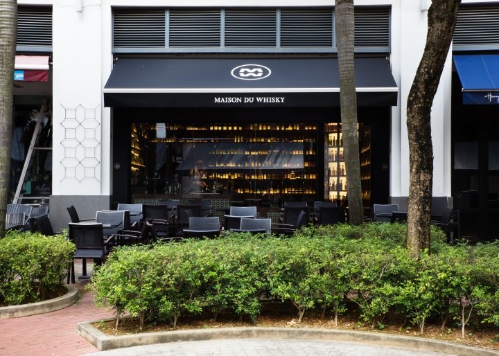 La Maison Du 威士忌由 ielo design 设计，新加坡