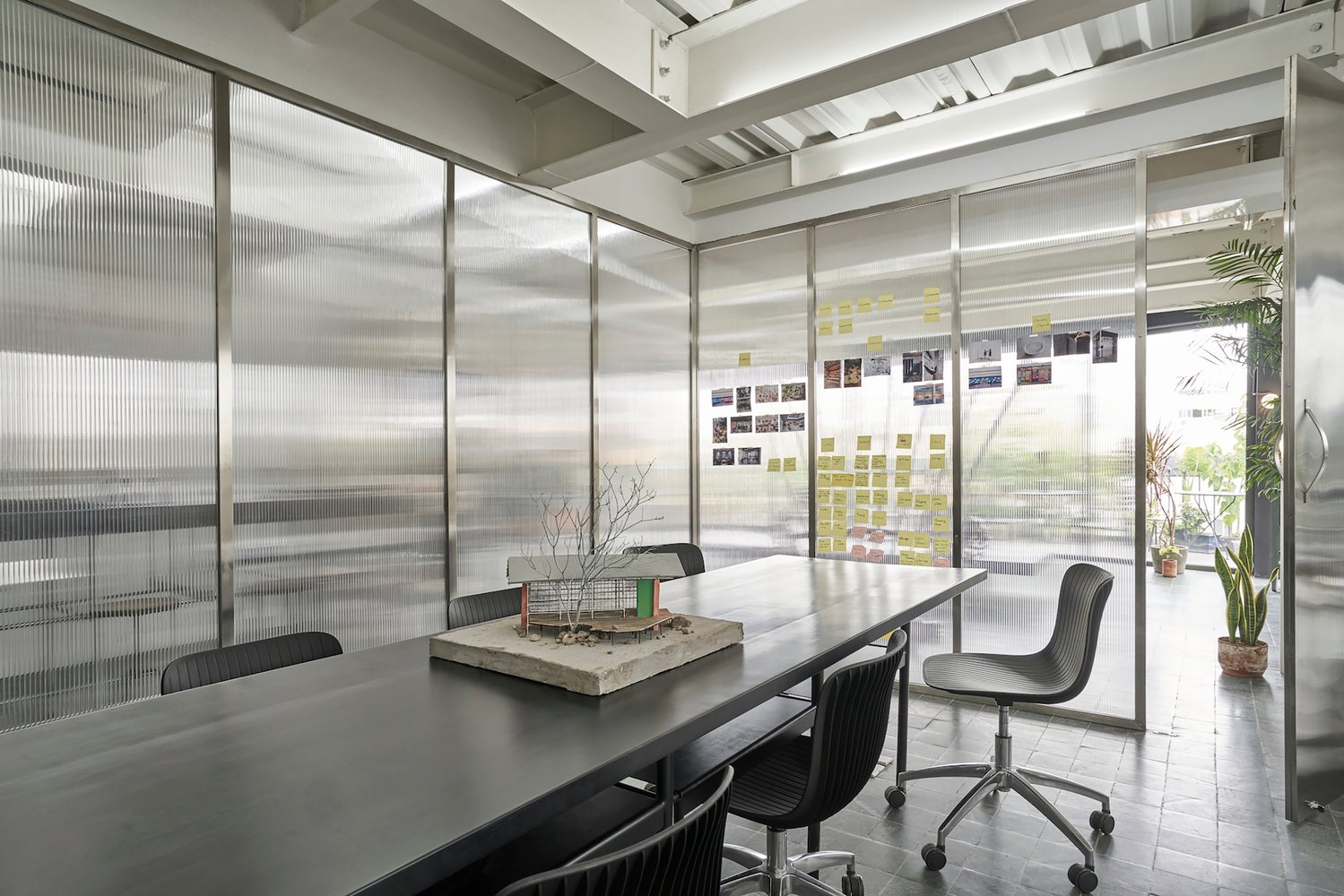 西贡实验室办公室