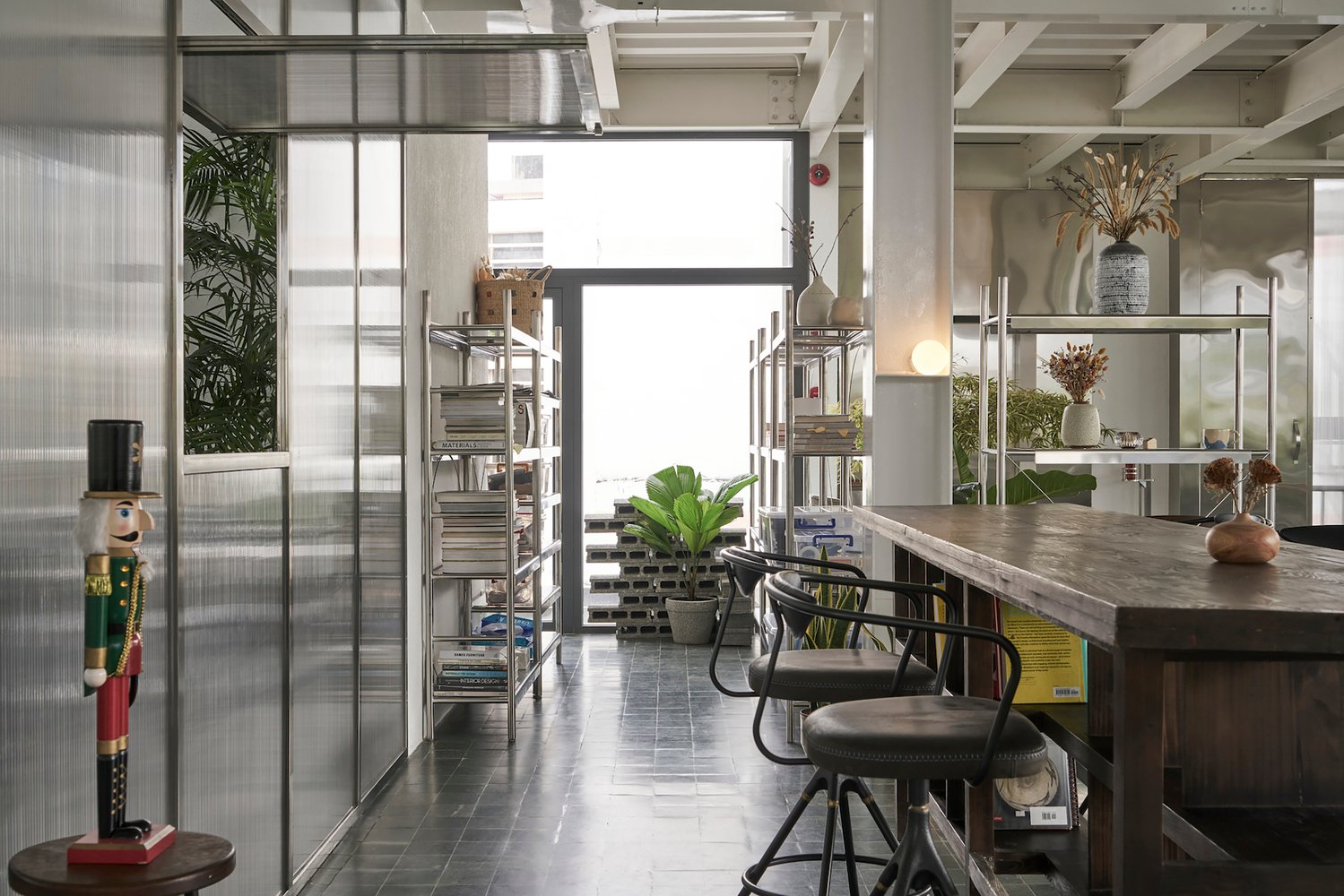 西贡实验室办公室