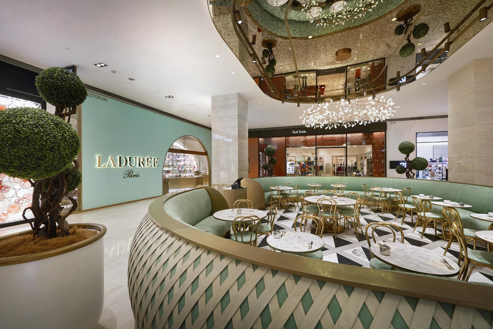 Ladurée 颂扬日常的放纵；巴黎幻想、工艺传承和别致风格的交汇。