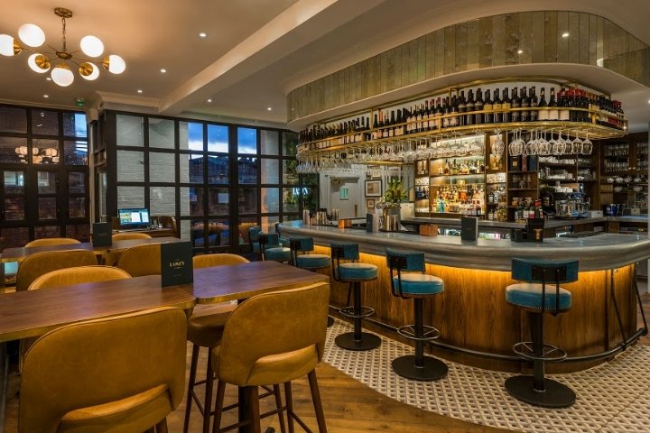 Lasan 餐厅由 Faber Design & Architecture 设计，英国伯明翰