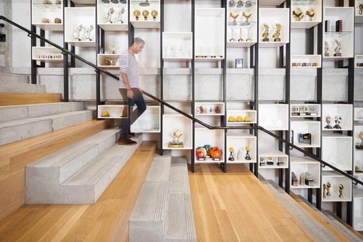 LatinWorks 办公室由 Studio8 Architects 设计，德克萨斯州奥斯汀