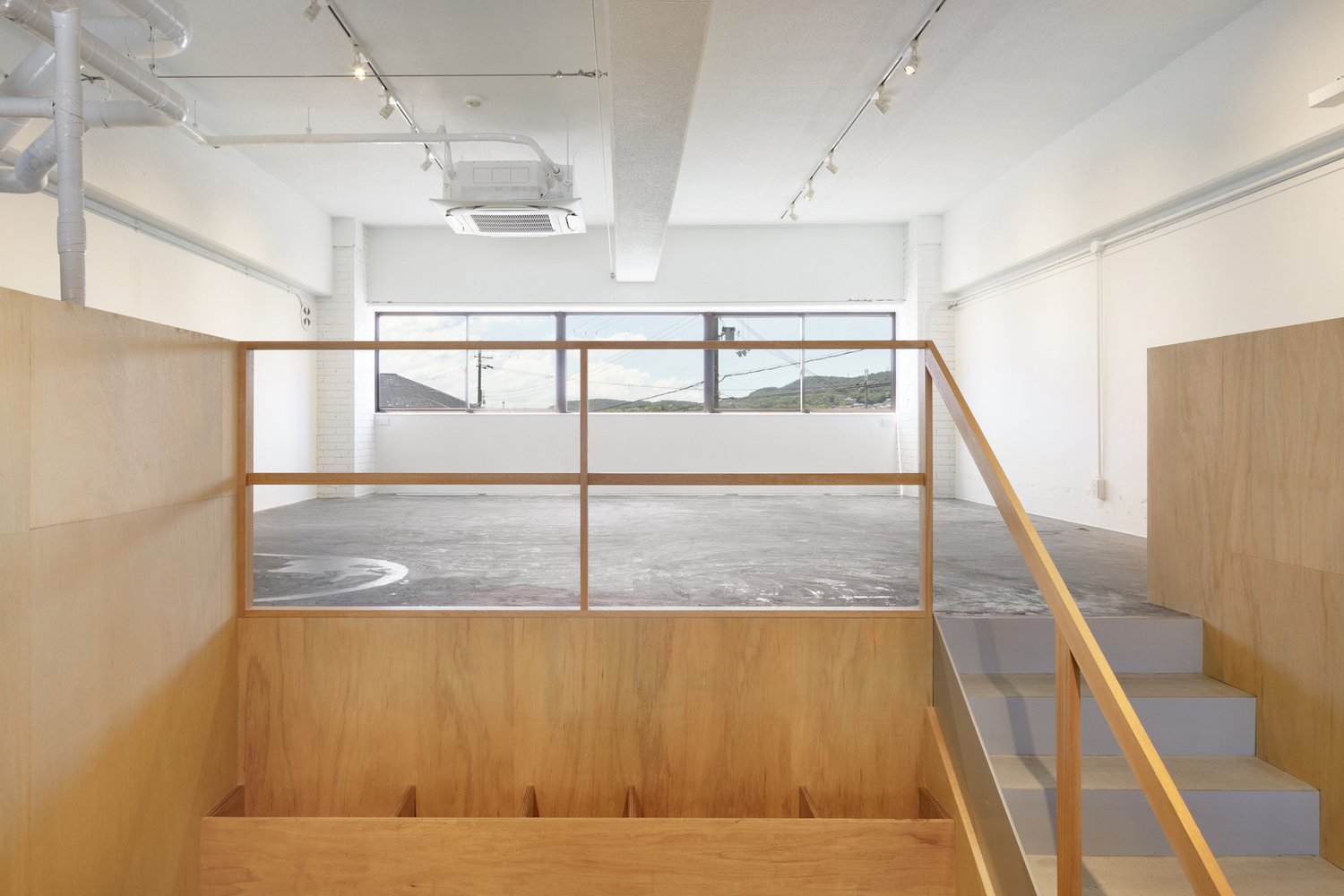 SIDES CORE 的笑声美发沙龙 SIDES CORE 的笑声美发沙龙