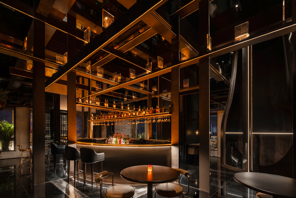 RooMoo Design Studio 设计的 Le Coq 餐厅