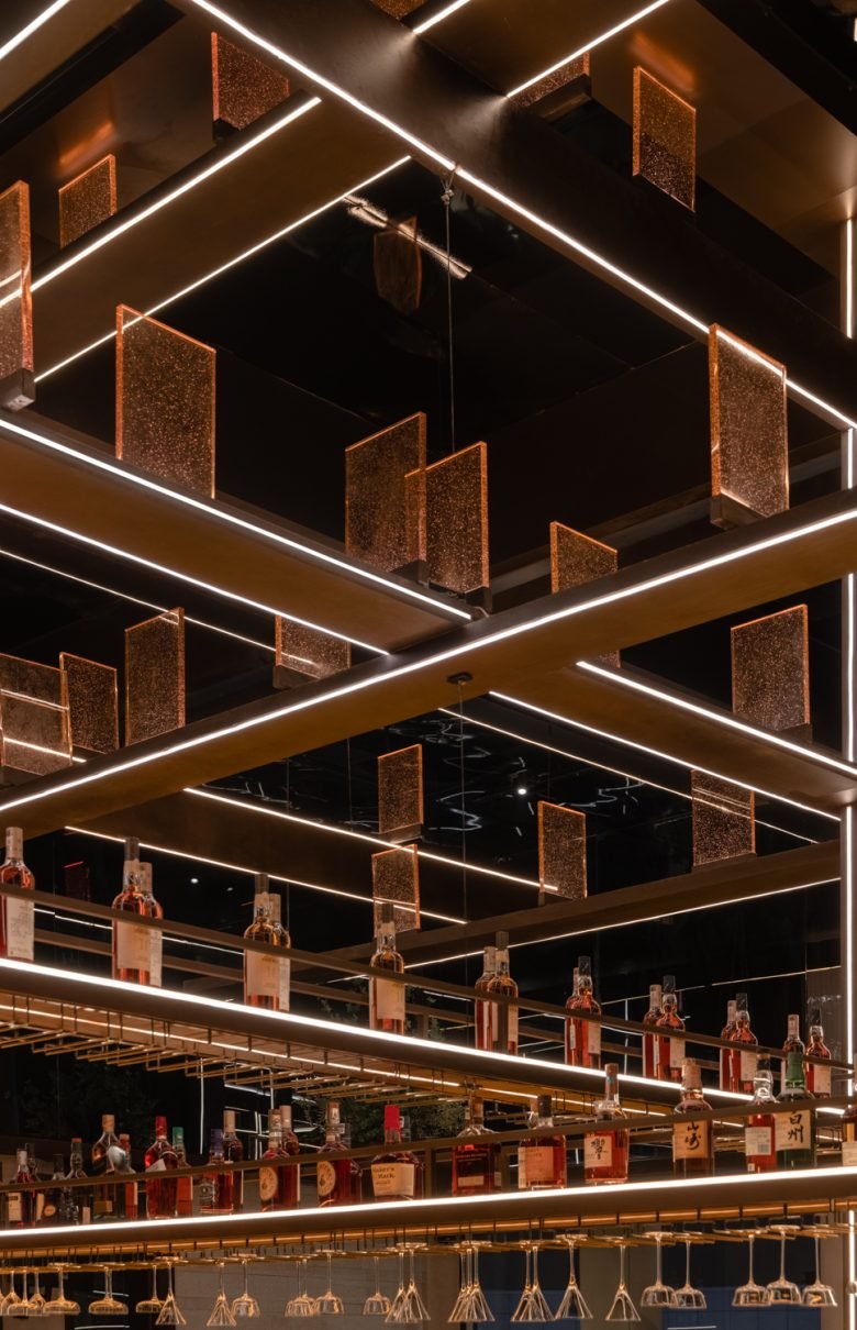 RooMoo Design Studio 设计的 Le Coq 餐厅