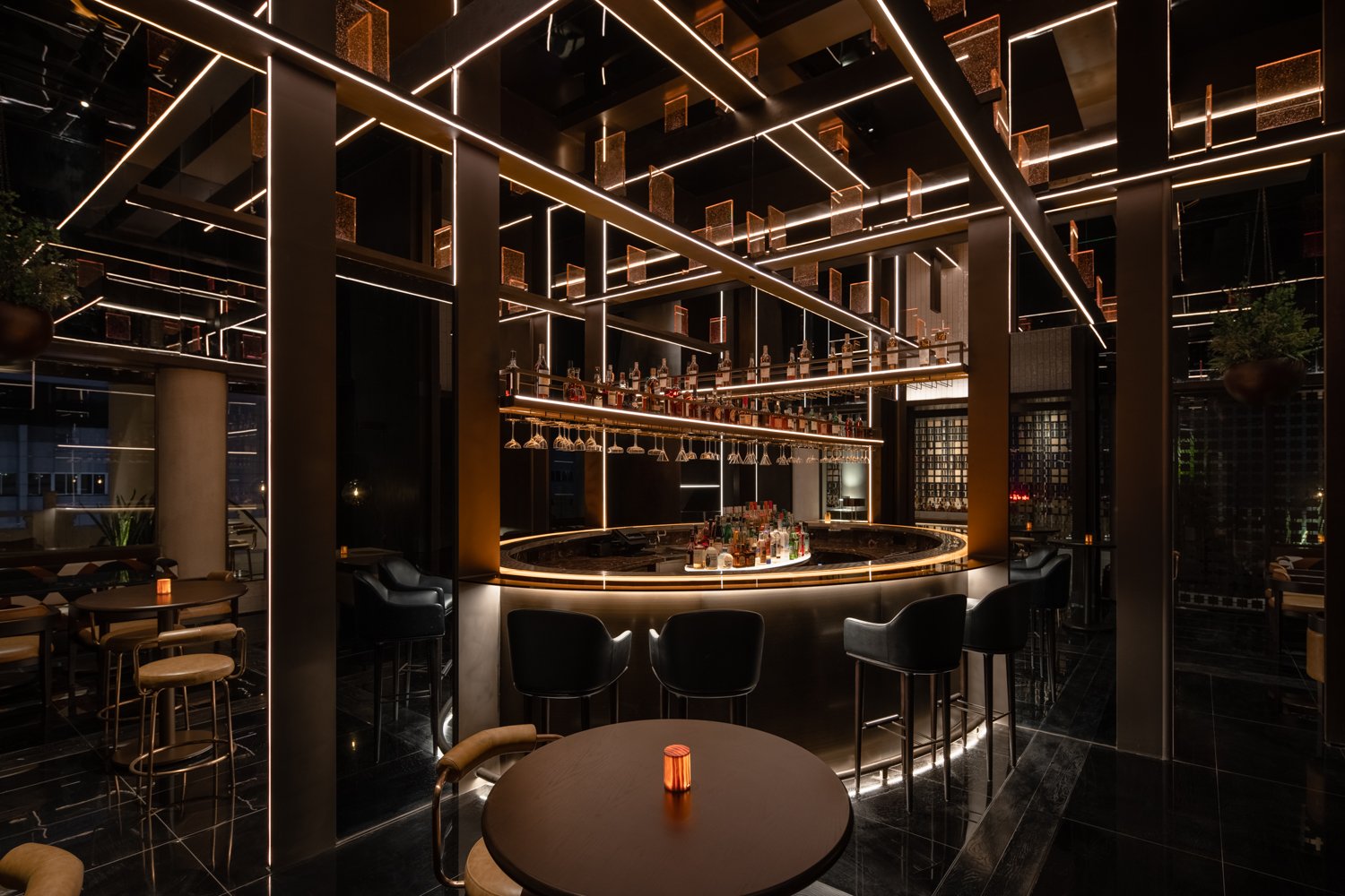 RooMoo Design Studio 设计的 Le Coq 餐厅