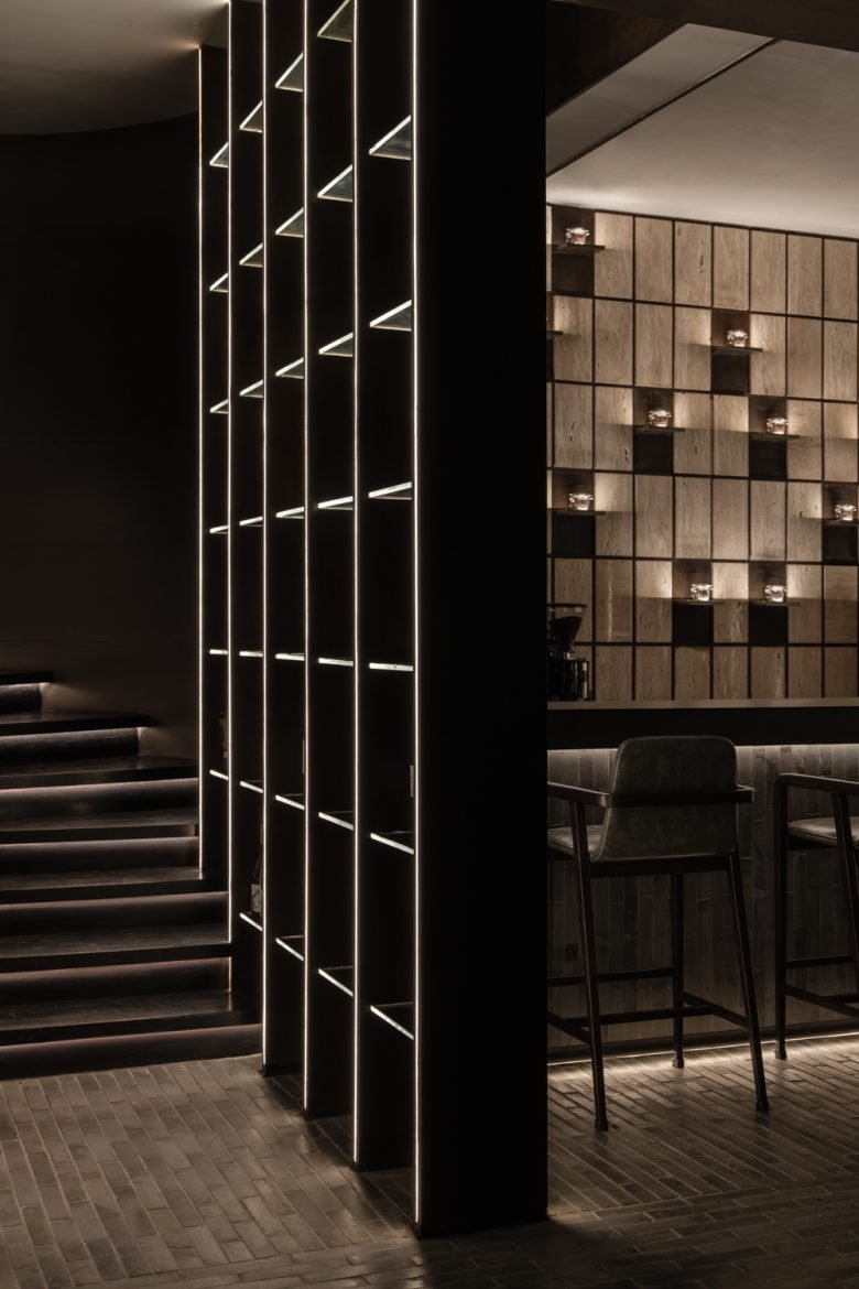 RooMoo Design Studio 设计的 Le Coq 餐厅