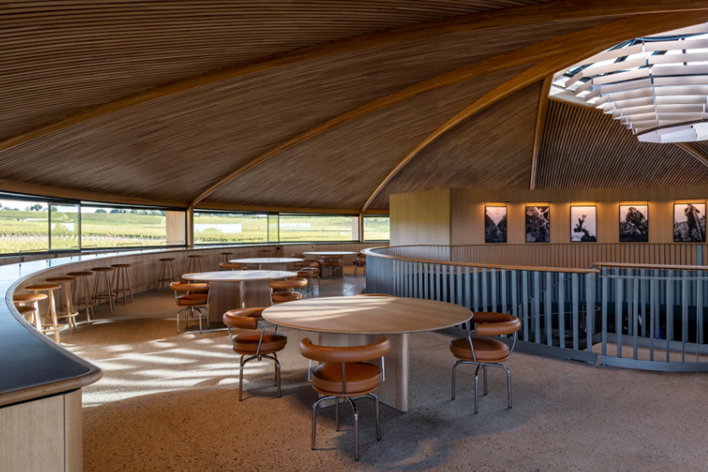 福斯特建筑事务所设计的 Le Dôme 酒庄