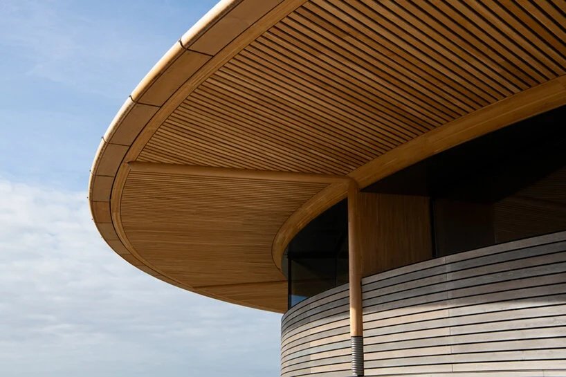 福斯特建筑事务所设计的 Le Dôme 酒庄