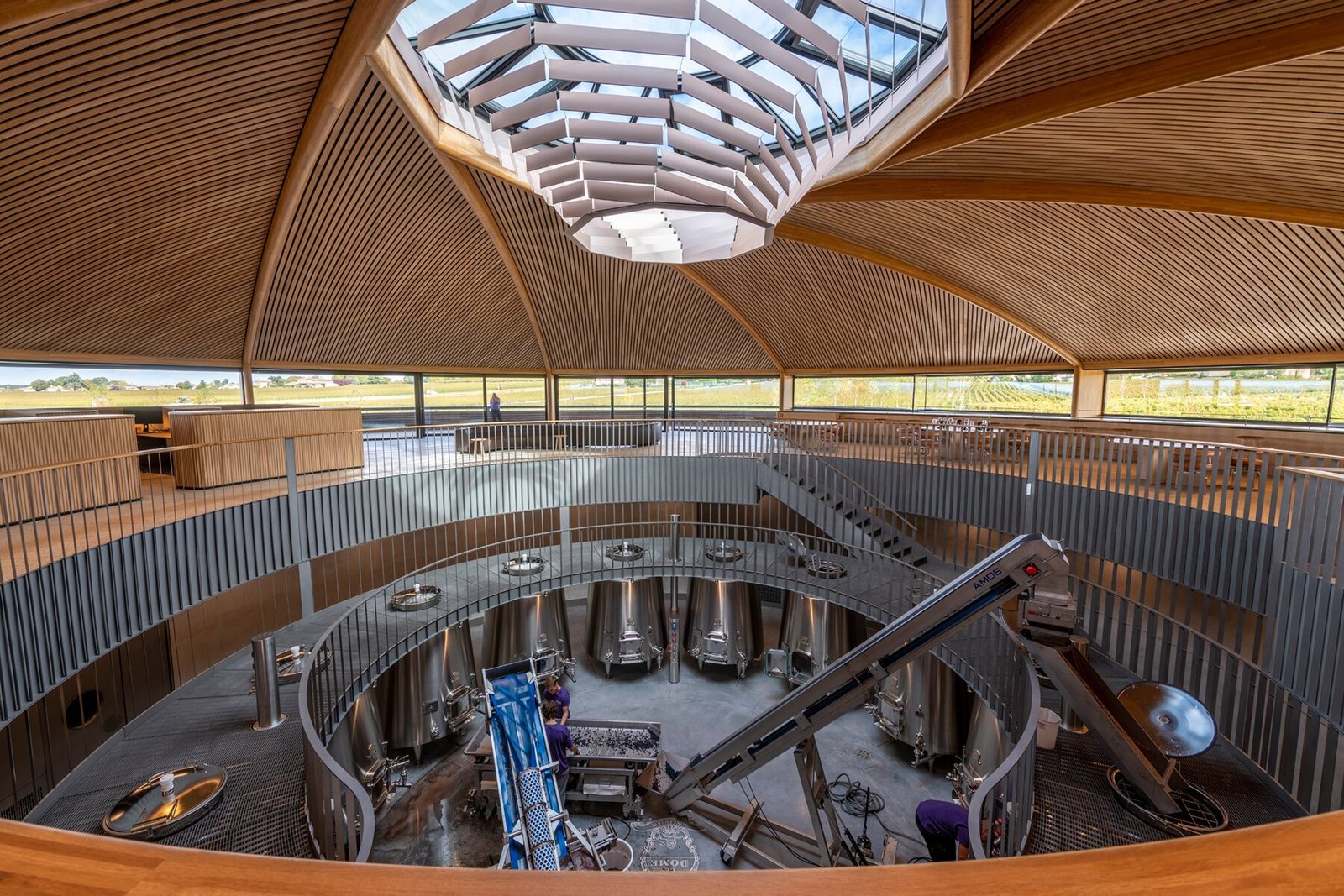 福斯特建筑事务所设计的 Le Dôme 酒庄