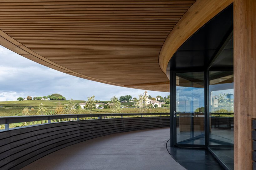 福斯特建筑事务所设计的 Le Dôme 酒庄