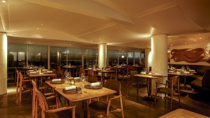 Ledu 酒吧和餐厅，由派对 / 空间 / 设计设计，曼谷 – 泰国