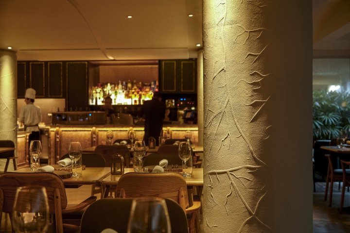 Ledu 酒吧和餐厅，由派对 / 空间 / 设计设计，曼谷 – 泰国