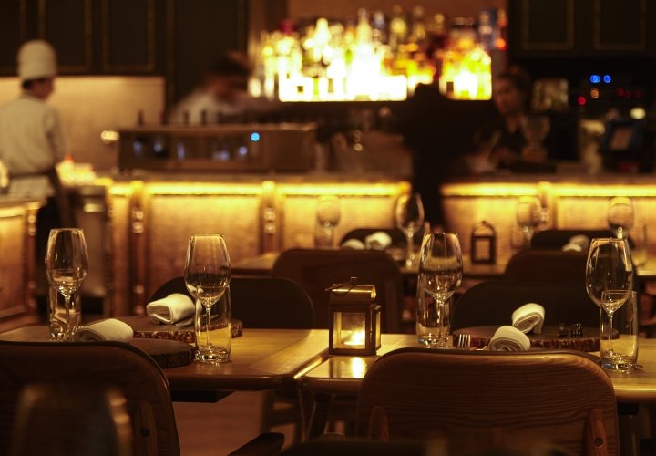 Ledu 酒吧和餐厅，由派对 / 空间 / 设计设计，曼谷 – 泰国