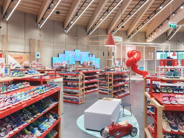 Legero United Outlet by umdasch