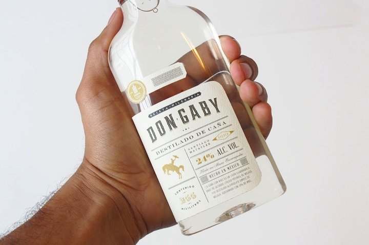 Licor Don Gaby 包装由 Mayorque Studio 设计