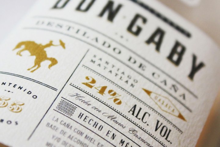 Licor Don Gaby 包装由 Mayorque Studio 设计