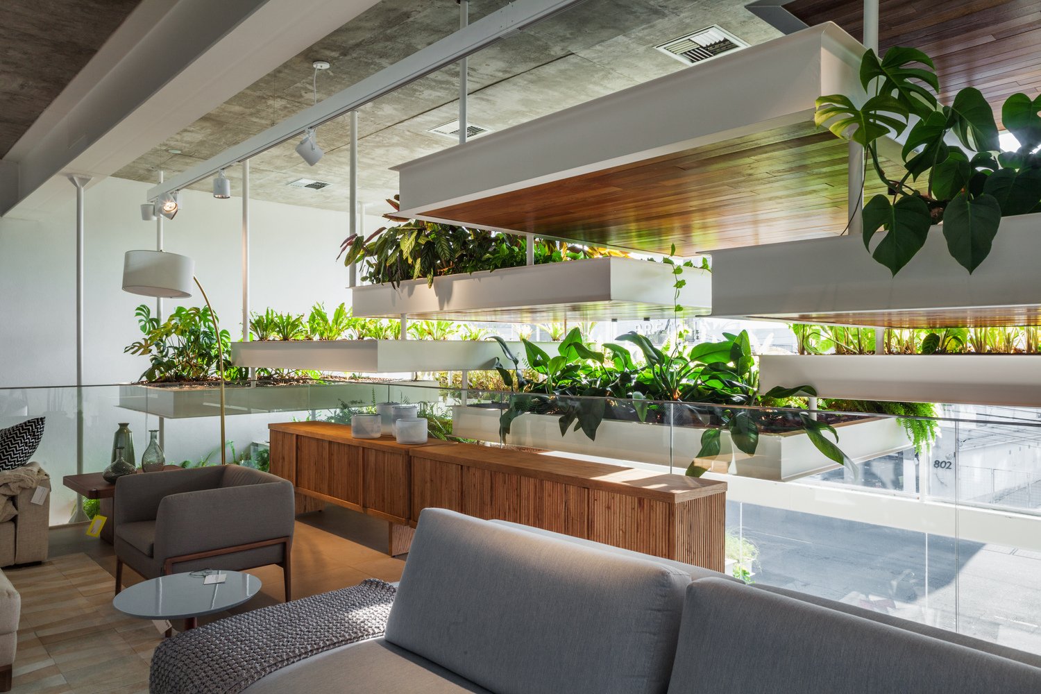 Líder 旗舰店 / FGMF Arquitetos