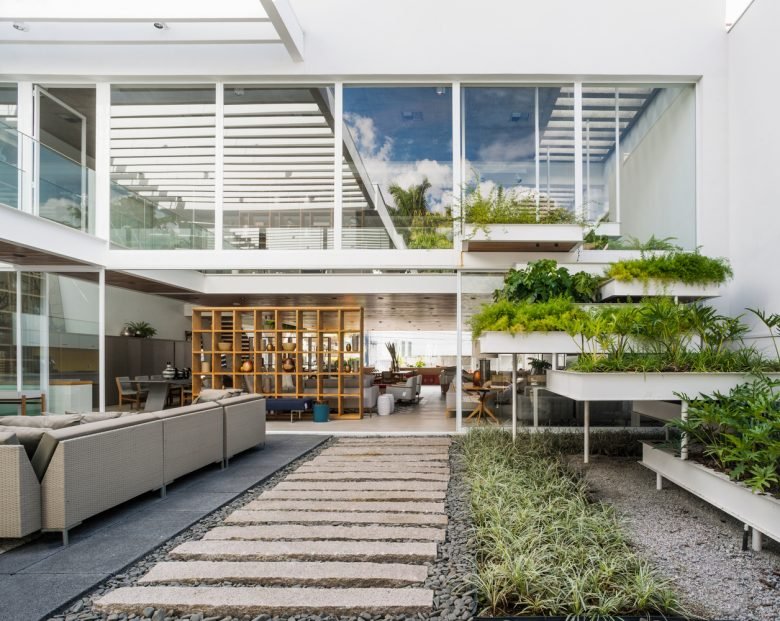 Líder 旗舰店 / FGMF Arquitetos