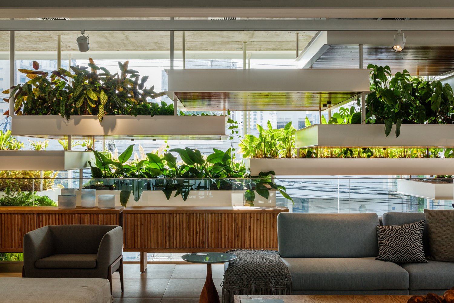 Líder 旗舰店 / FGMF Arquitetos