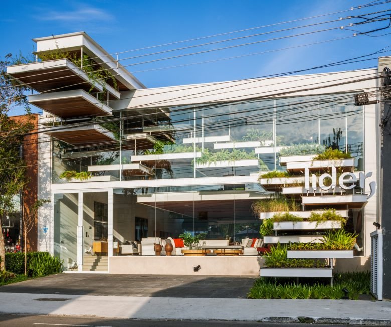 Líder 旗舰店 / FGMF Arquitetos