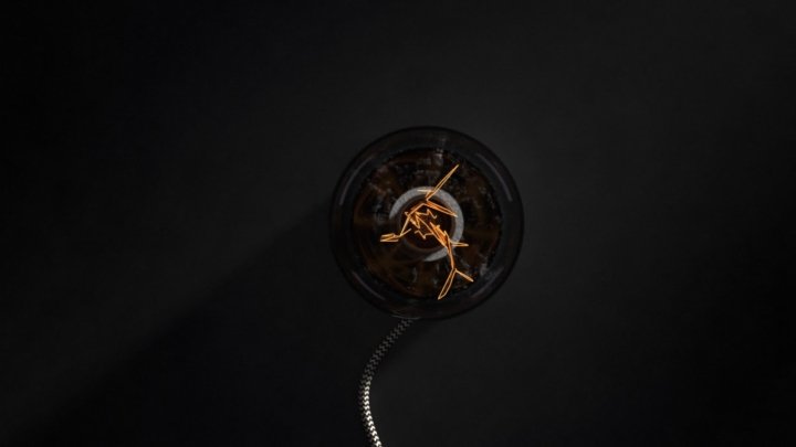 希望之光灯和包装由 Mitja Schneehage 和 Michael Wilde 设计