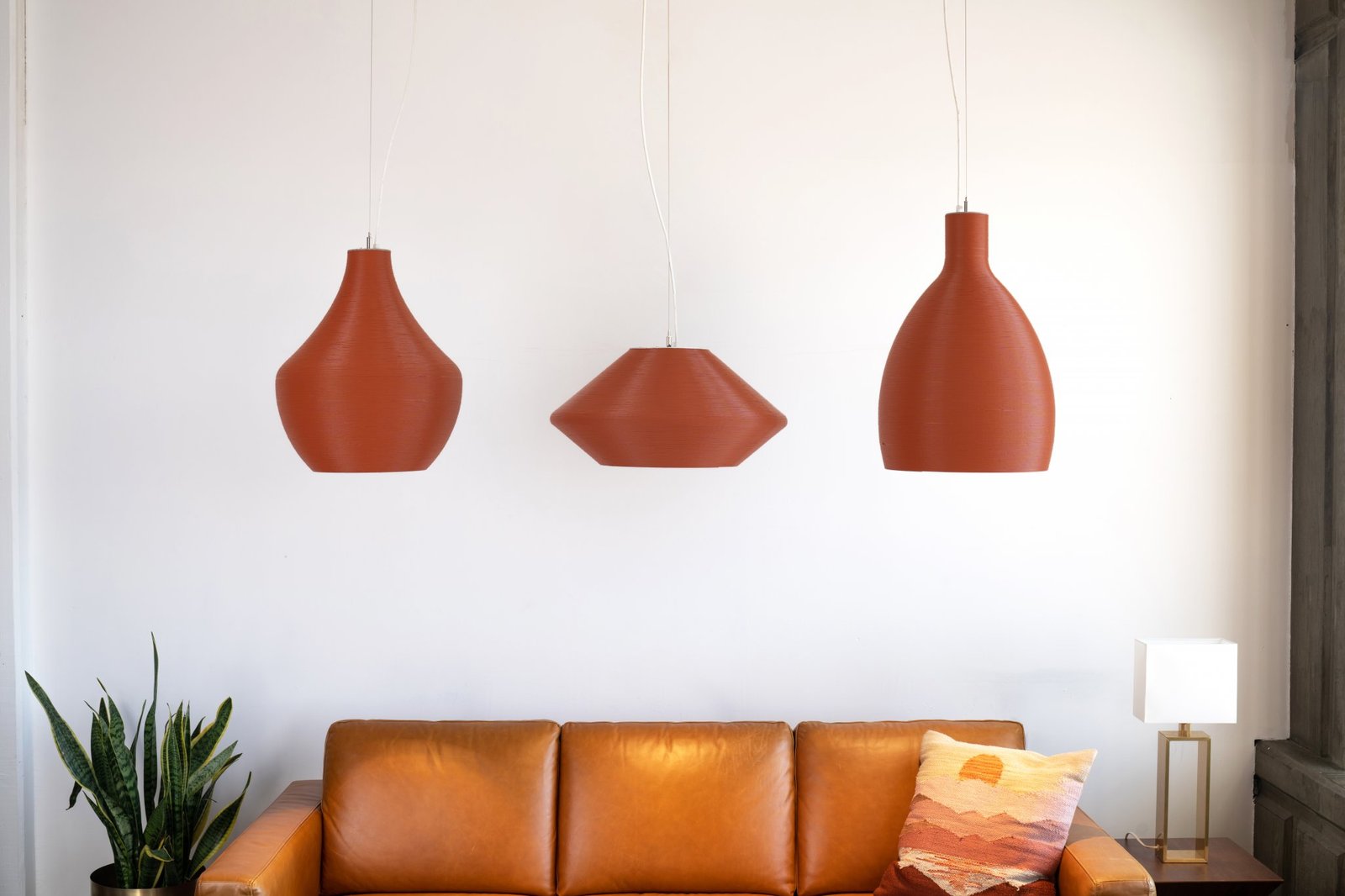 LightArt 的新吊灯研究规模、颜色、照明技术和可持续性