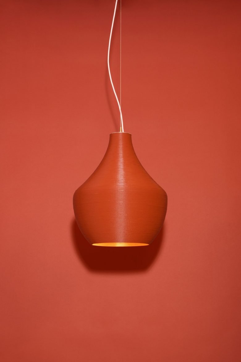 LightArt 的新吊灯研究规模、颜色、照明技术和可持续性