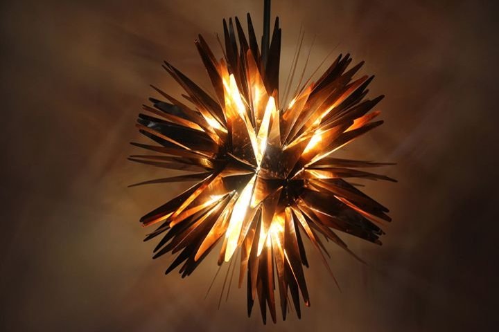 Firebox 照明系列灵感来自 Studio Avni 的 Holy Fire