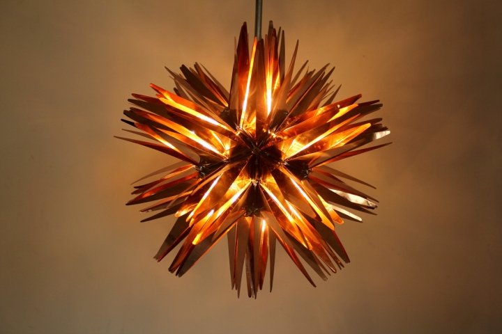 Firebox 照明系列灵感来自 Studio Avni 的 Holy Fire