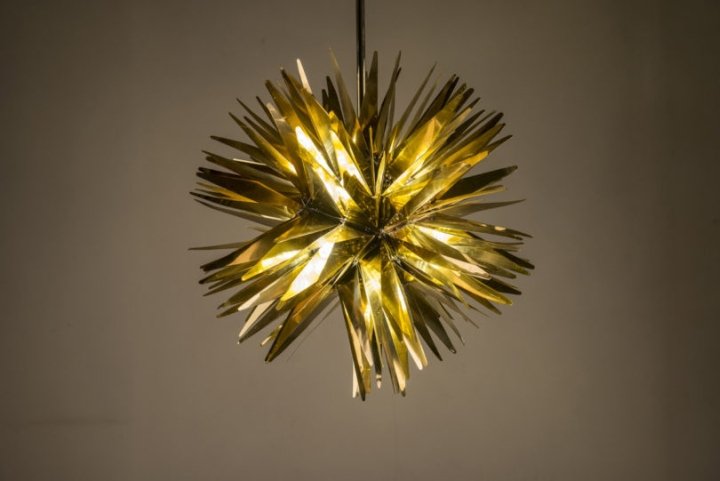 Firebox 照明系列灵感来自 Studio Avni 的 Holy Fire