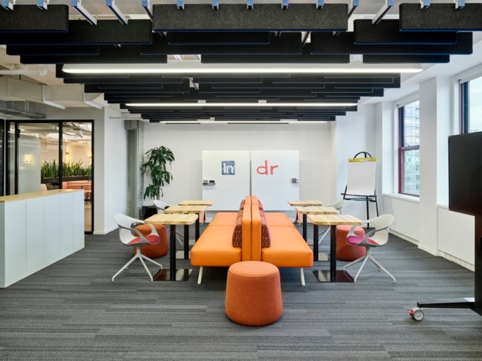 LinkedIn 办公室由 Design Republic 设计