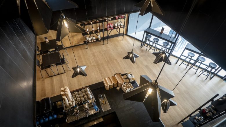 Liqui Group 为 Brew92 打造“回归基础”咖啡店