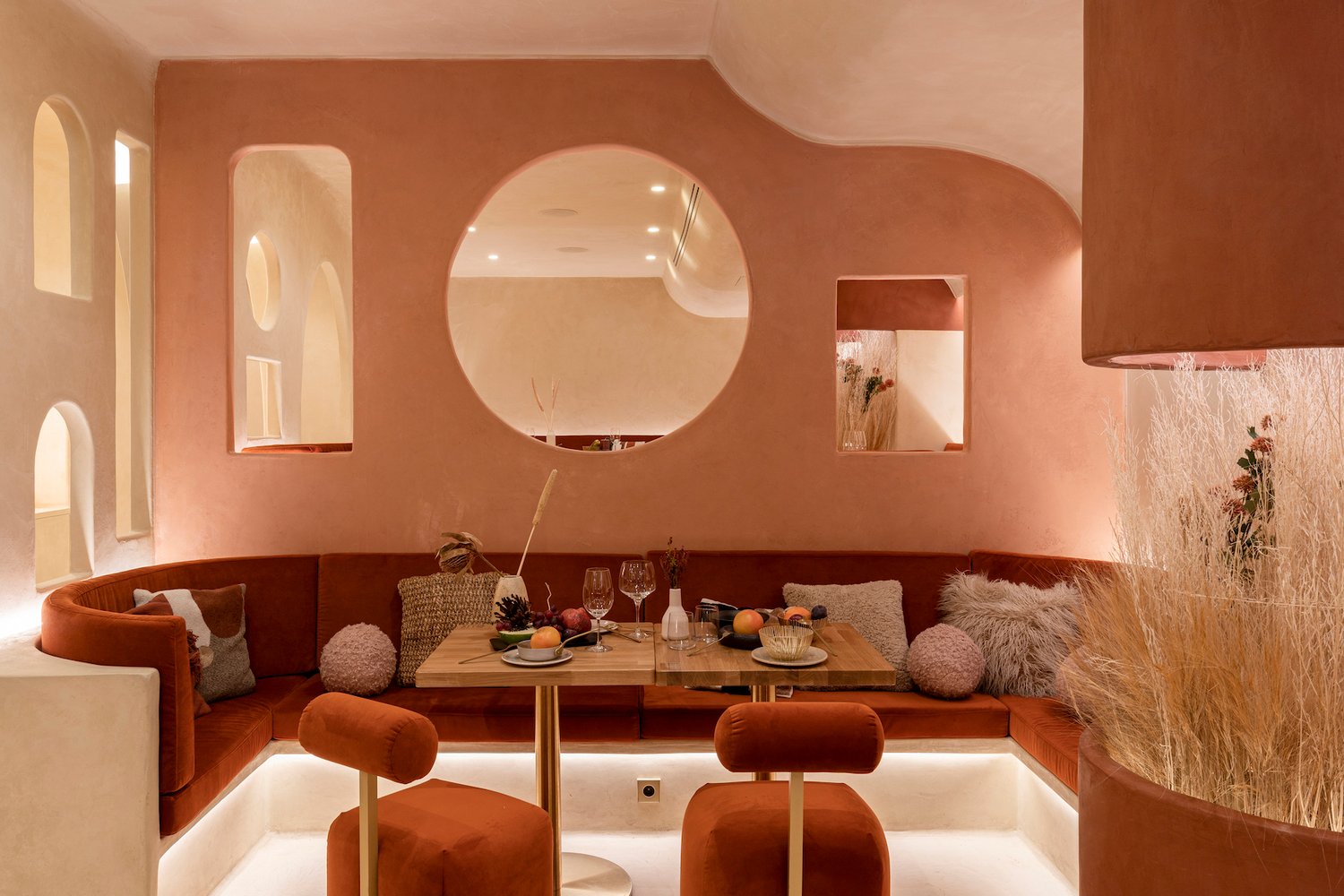 Masquespacio 设计的 Living Bakkali 餐厅