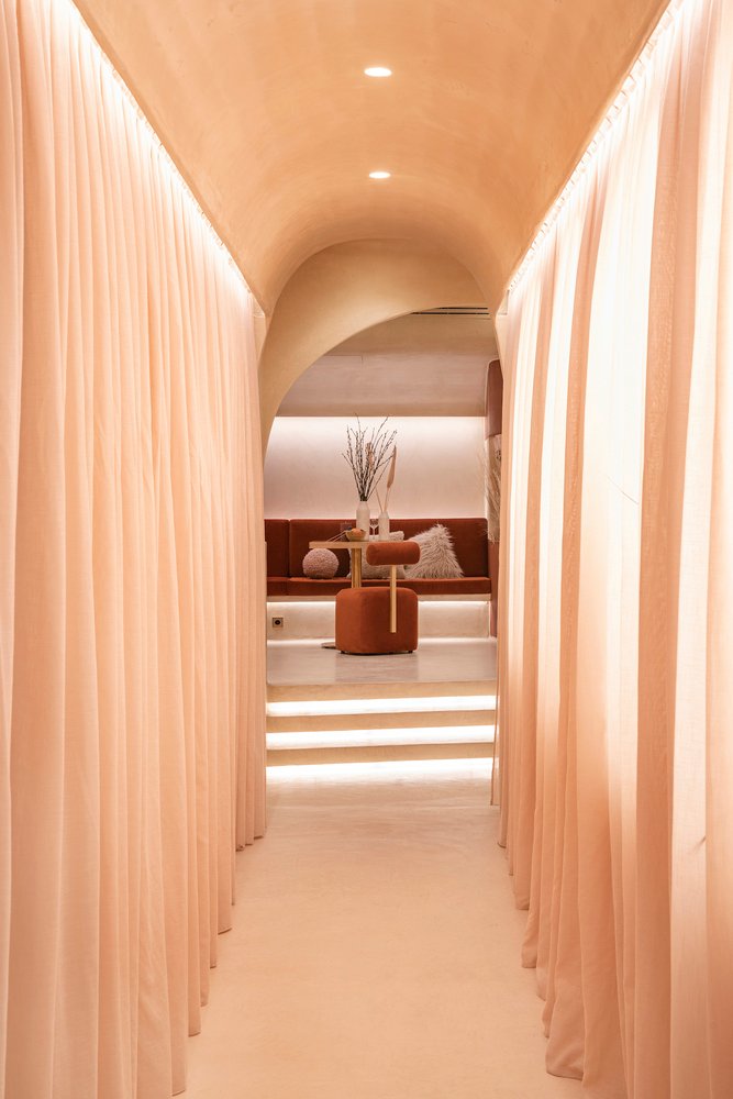 Masquespacio 设计的 Living Bakkali 餐厅