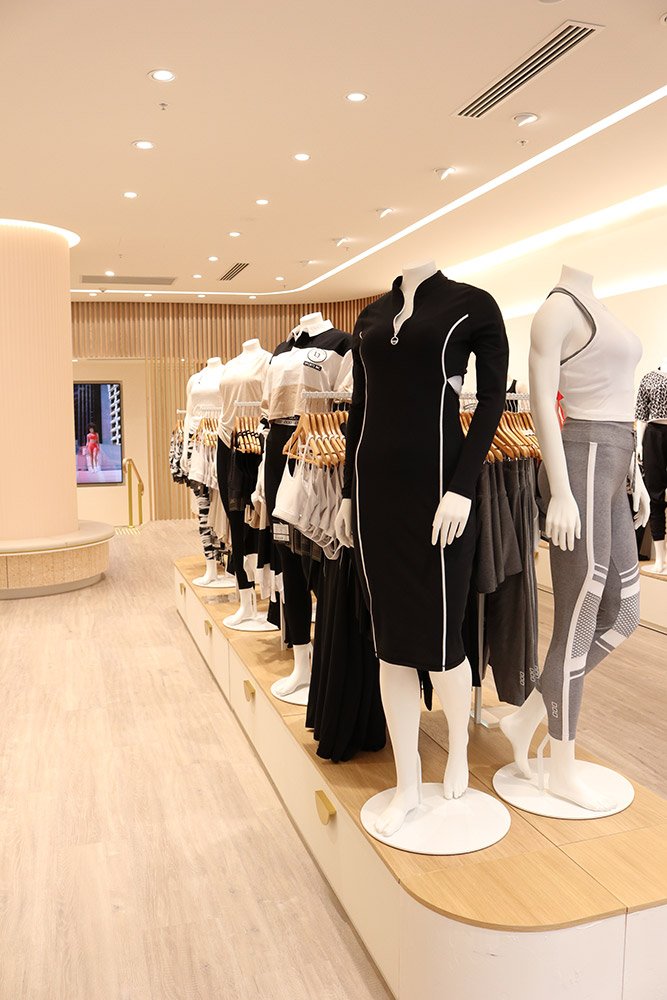 洛娜·简 (Lorna Jane) 商店概念 洛娜·简 (Lorna Jane) 商店概念