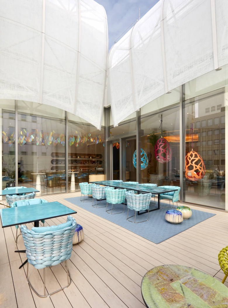 青木淳 (Jun Aoki) 设计的路易威登旗舰店