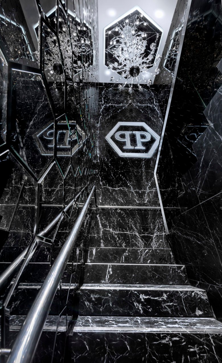 由 Claudio Pironi 建筑师在新加坡滨海湾金沙建造的令人印象深刻的豪华寺庙