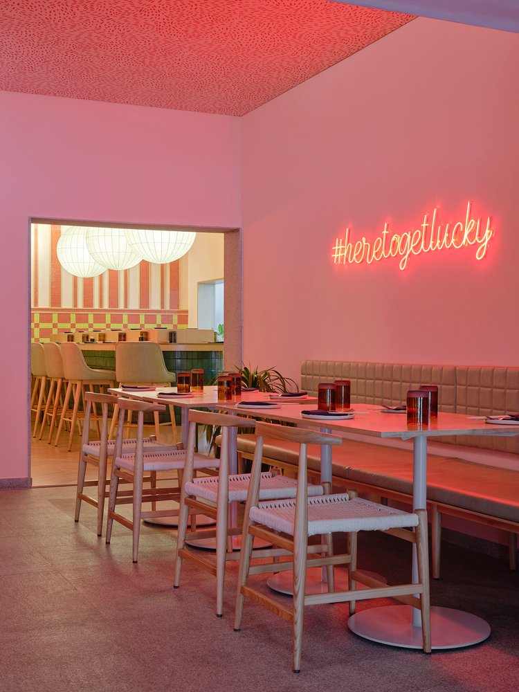 Lucky Chan 餐厅由 MAIA 设计工作室设计